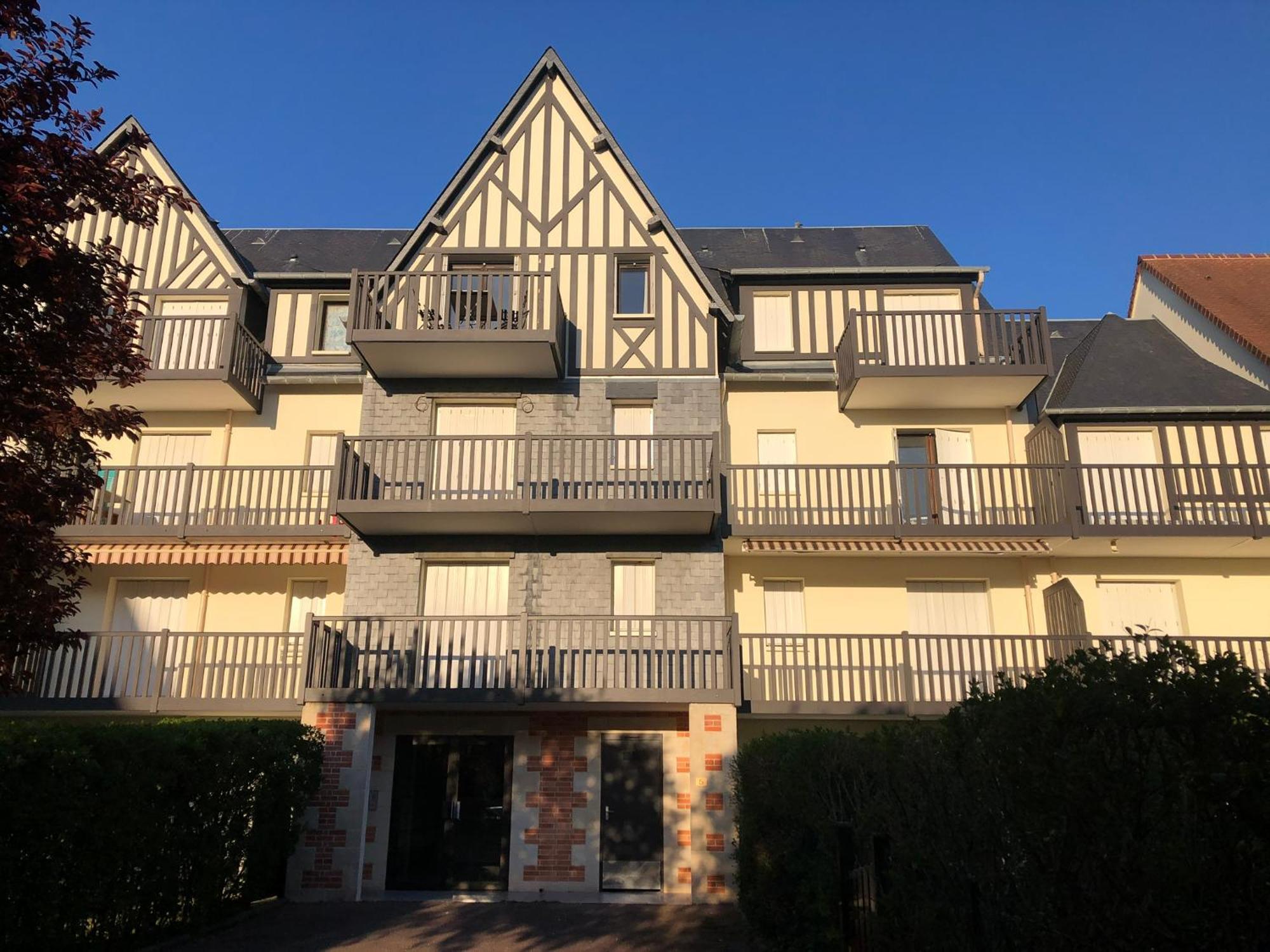 Le Petit Navire - Acces Direct Plage Cabourg Exterior foto